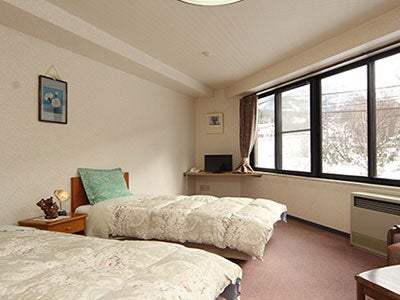 夜発バス/Hotel & Onsen 2307 Shigakogen(横手山・渋峠エリア)・1泊リフト券付(利用日数選択)2